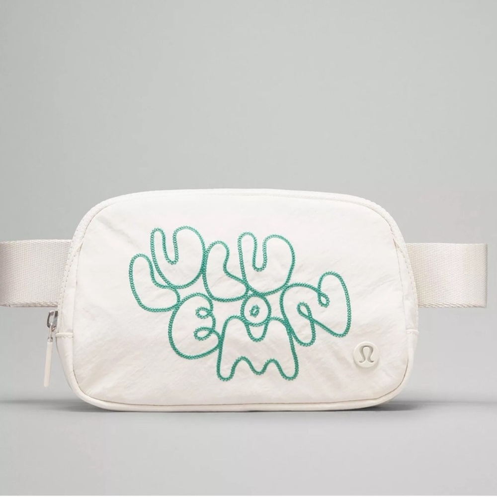 Lululemon | everywhere belt bag | embroidered graphic